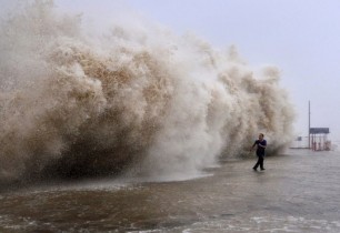 Mais de 70 pessoas desaparecem na China na passagem do tufão Wutip (AFP)