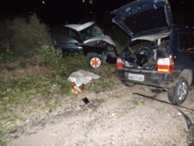 Segundo a PRF os dois motoristas puxaram os carros para o mesmo lado para não bater