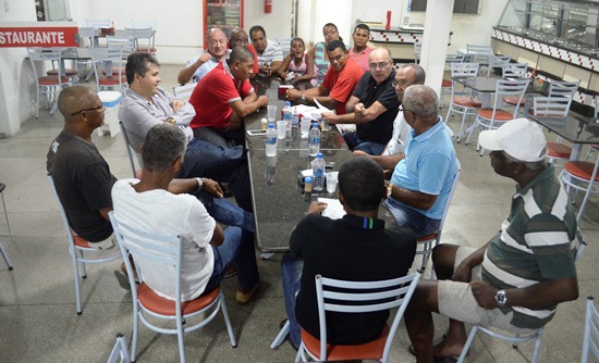 Grupo que apoiou Flamarion não acata a ideia de votar em adversário.