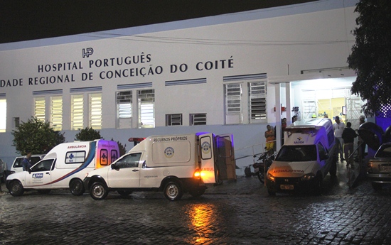 ambulancias - hospital português - coite - foto- raimundo mascarenhas