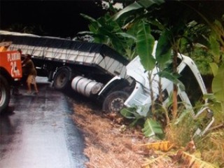 Carreta, que seguia para Guanambi, transportava cimento