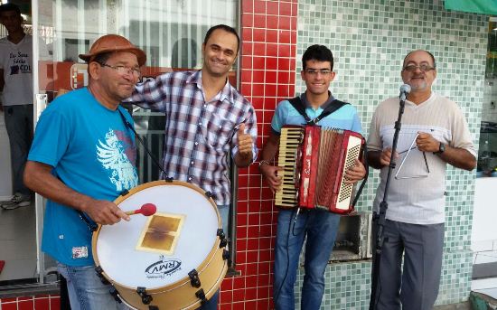 O ato de inauguração foi em ritmo junino ao som de Canto de Parede.