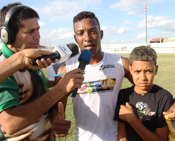 Pim ofereceu os gols ao filho Gabriel aniversariante do dia.