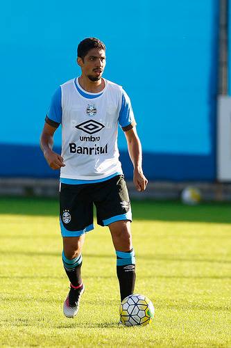 Wallace já iniciou o treino com bola e pode até estrear na quinta-feira