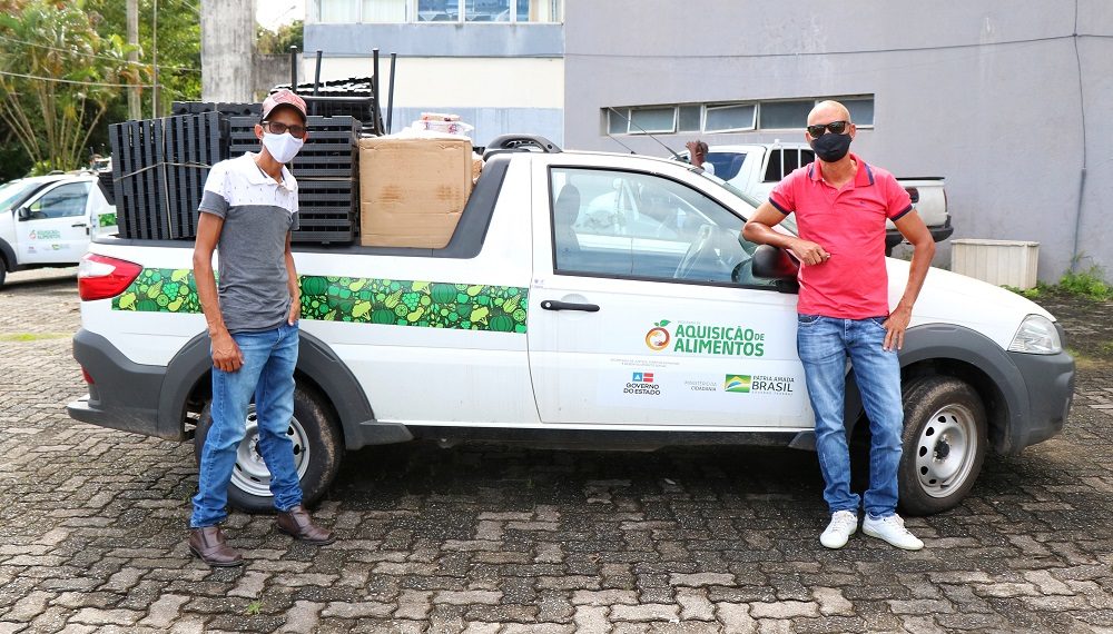 Conceição do Coité, Irecê e Tanque Novo recebem veículos e equipamentos do PAA